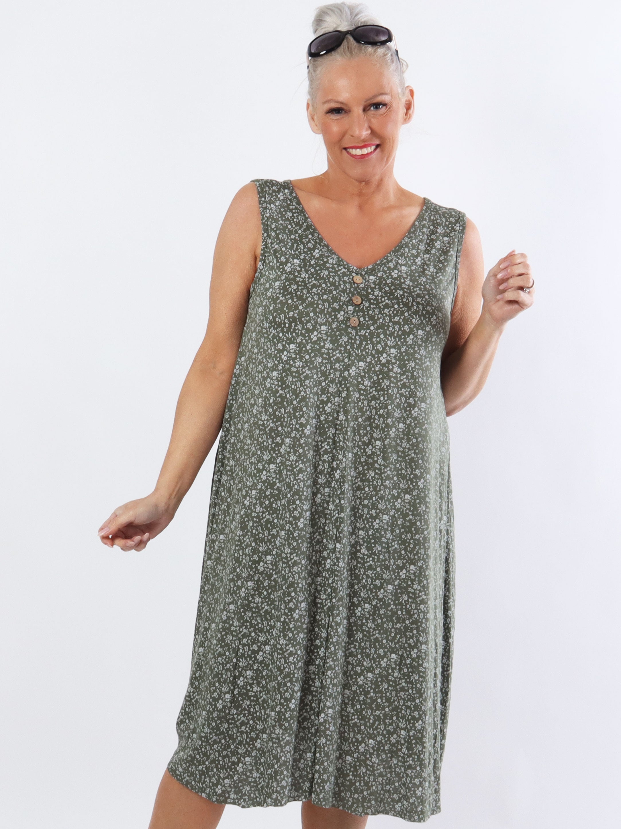Astrid - Plus size sommerkjole i viskose med blomsterprint